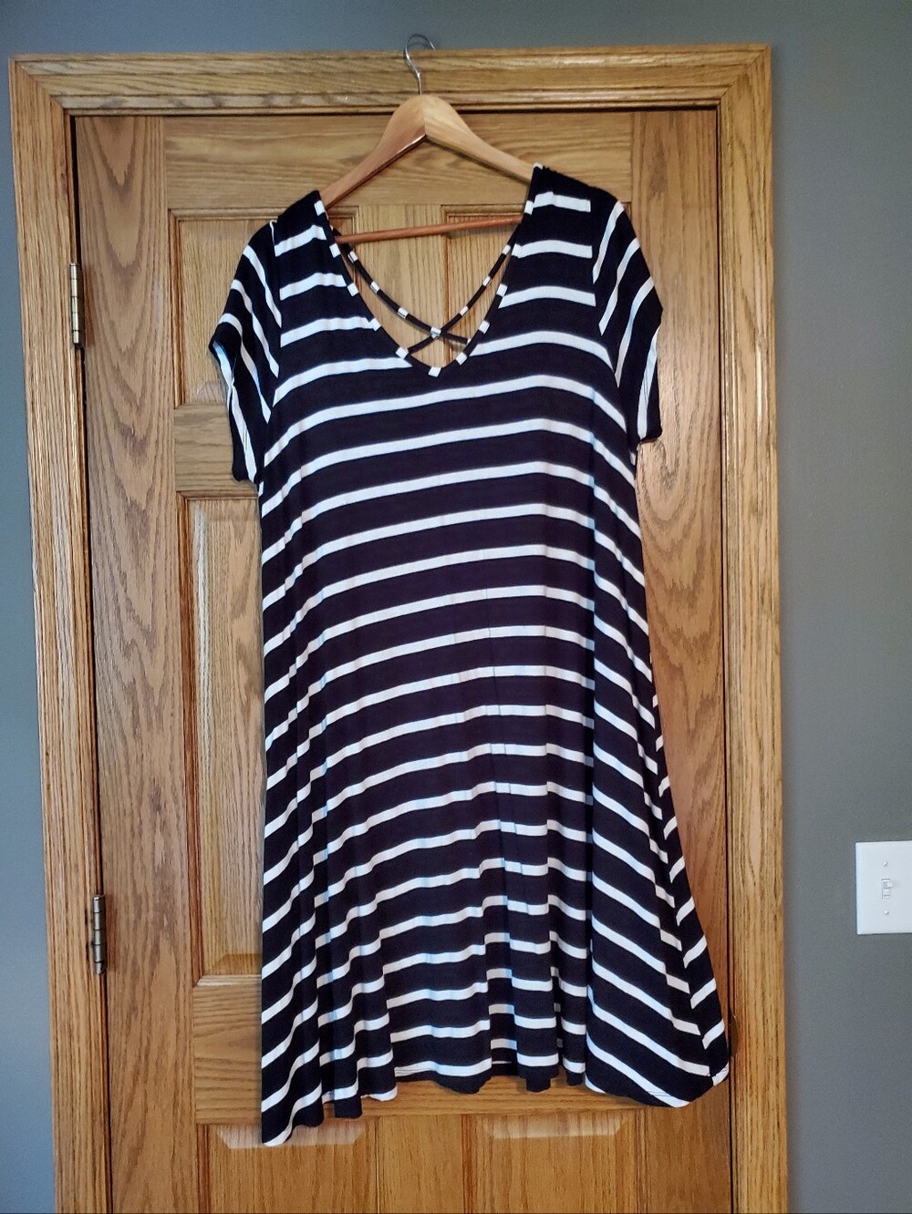 Lane Bryant Black & White Stripe Dress 18/20. Short Sleeve.